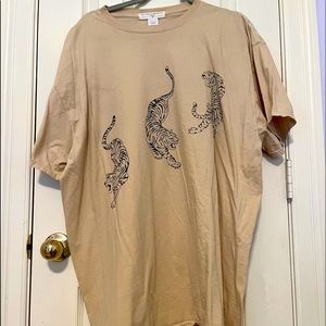 URBAN OUTFITTERS Oversized Tiger Shirt, Size S/M, Never Worn